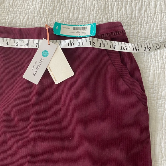 NWT Skies Are Blue Burgundy Scallop Hem Mini Skirt – Size M - Picture 4 of 4
